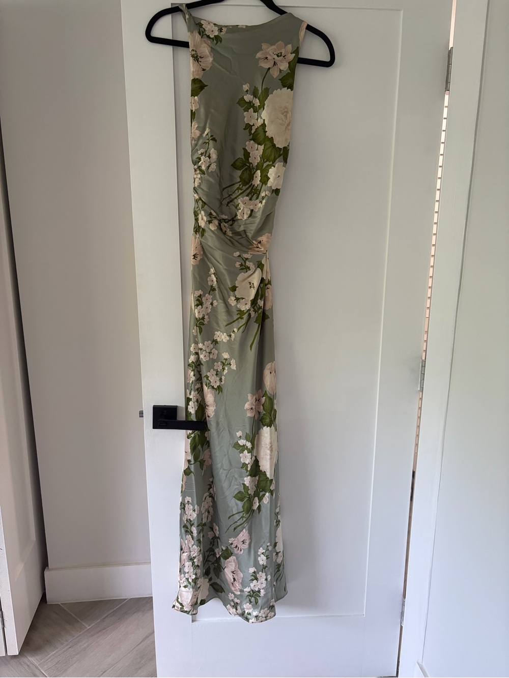 Reformation Anaïs Silk Maxi Dress in Sage Floral - Picture 7 of 10